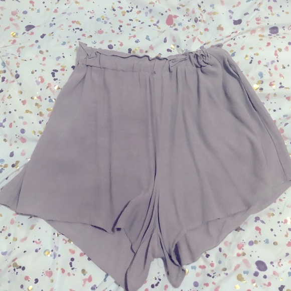 Lilac Elastic High-waist Shorts - Picture 3 of 5
